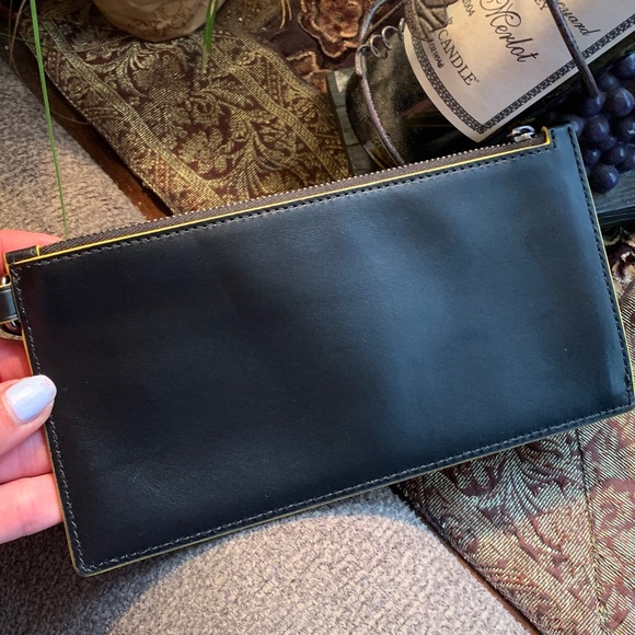 SOLD⛔️Authentic COACH refined calf leather  zip LG wristlet /removable card - Picture 11 of 15